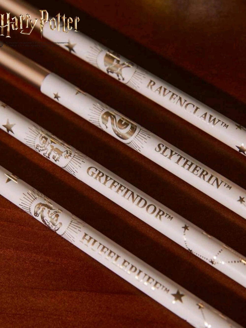 Harry Potter White and Gold Hogwarts House Makeup Brush Set